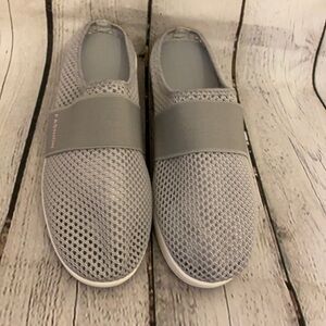 Nwot Fashion mesh mules​